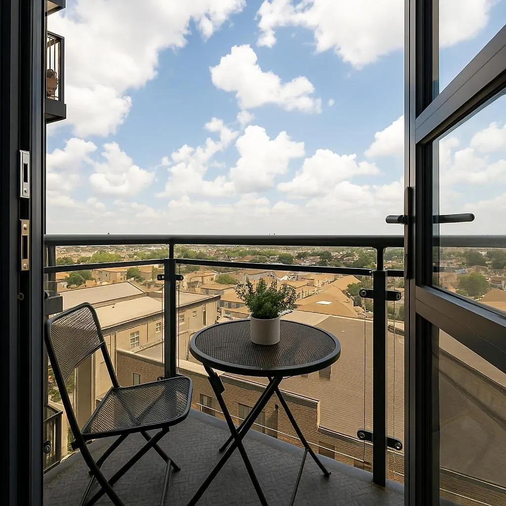Chic Urban Apartment In Dalston Junction London
